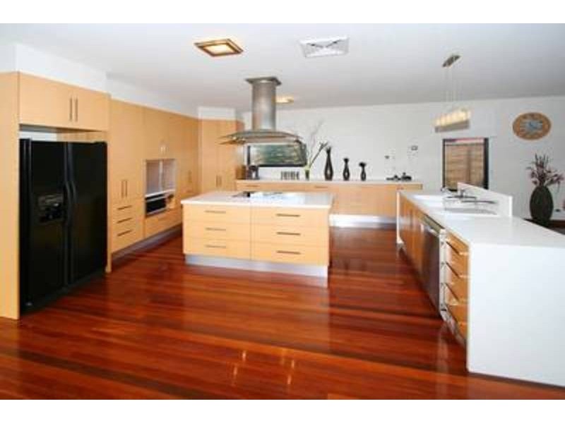 8 Stillia Court, Hillside VIC 3037