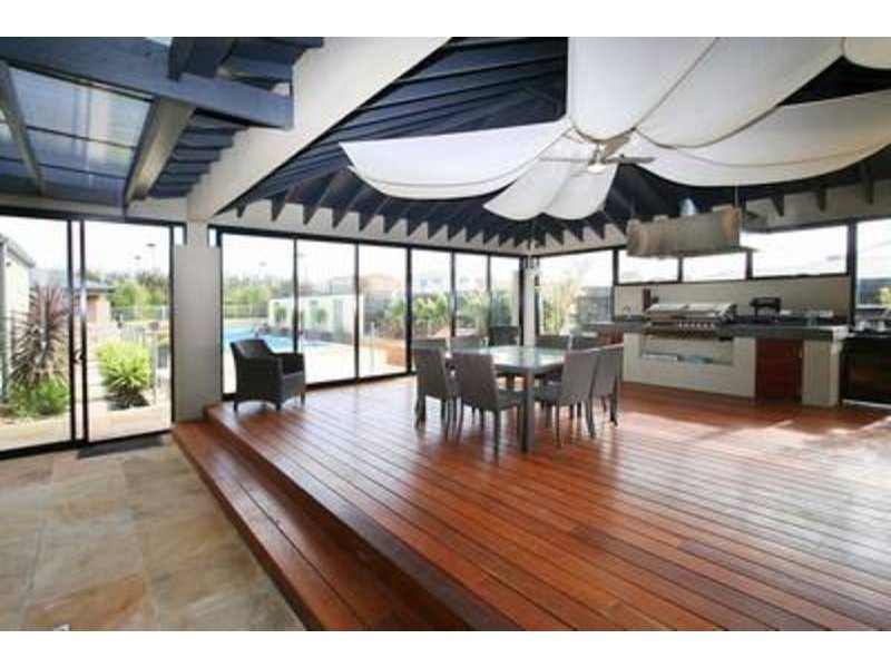 8 Stillia Court, Hillside VIC 3037