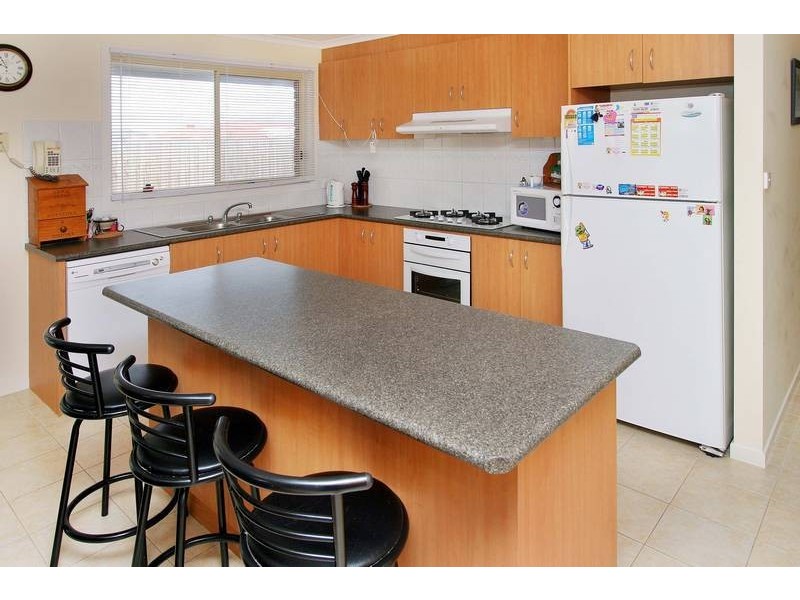 9 Moray Close, Taylors Hill VIC 3037