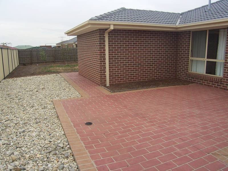 3 Loddon Drive, Taylors Hill VIC 3037