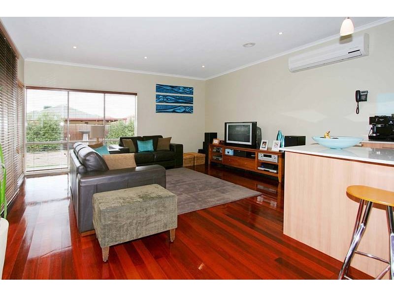 17 Wisteria Close, Taylors Hill VIC 3037