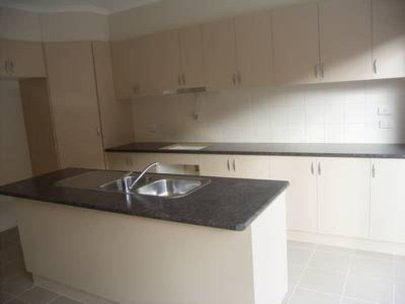 3/12 Buckingham Street, Sydenham VIC 3037