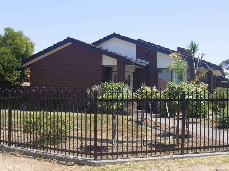 1 Crewen Walk, Keilor Downs VIC 3038