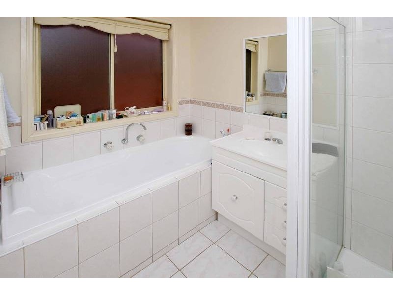 14 Willis Place, Delahey VIC 3037