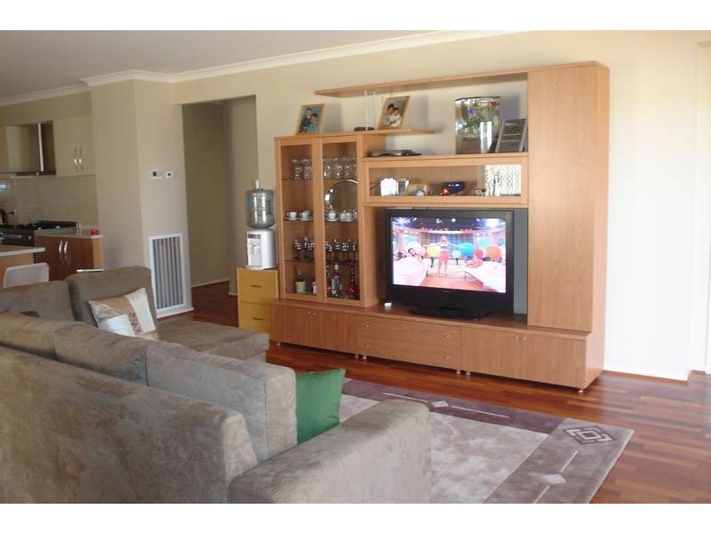 2 Lygon  Place, Taylors Hill VIC 3037