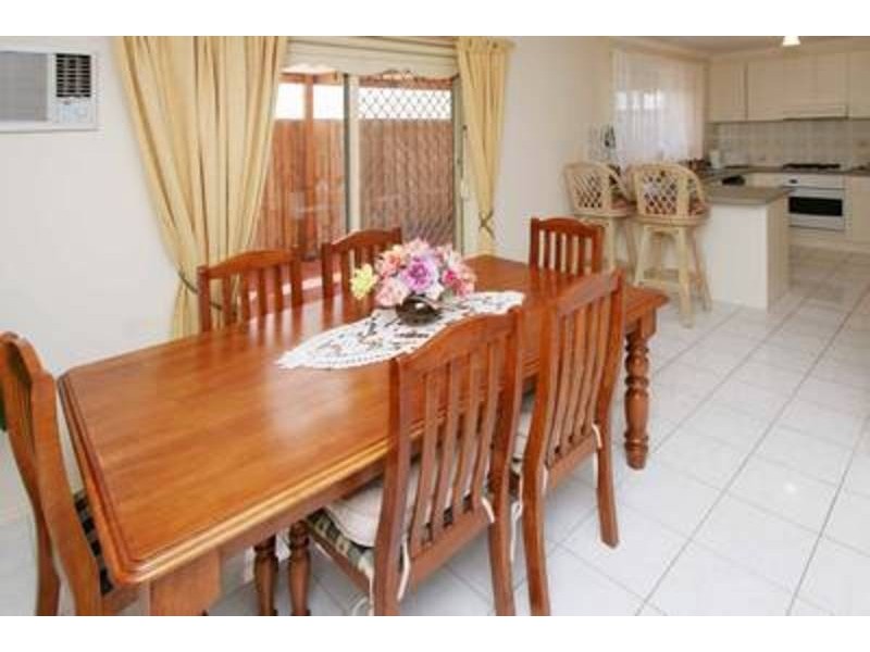 14 Willis Place, Delahey VIC 3037