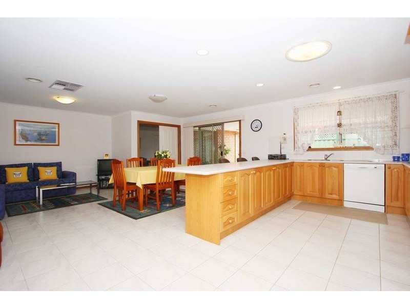 3 Angourie Crescent, Taylors Lakes VIC 3038