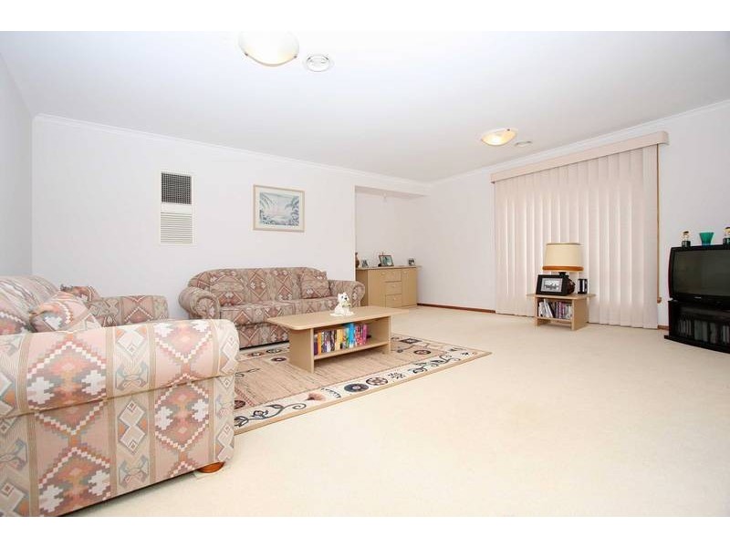 3 Angourie Crescent, Taylors Lakes VIC 3038