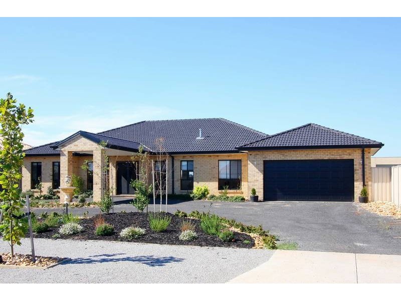 33 Speargrass Drive, Hillside VIC 3037
