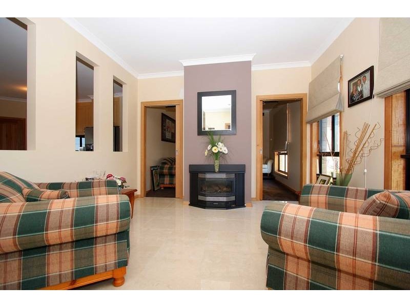 33 Speargrass Drive, Hillside VIC 3037