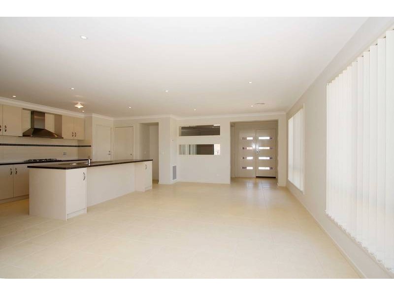 18 Webbs Avenue, Taylors Hill VIC 3037