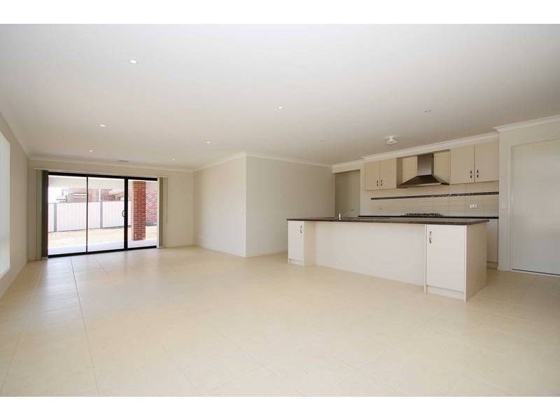 18 Webbs Avenue, Taylors Hill VIC 3037