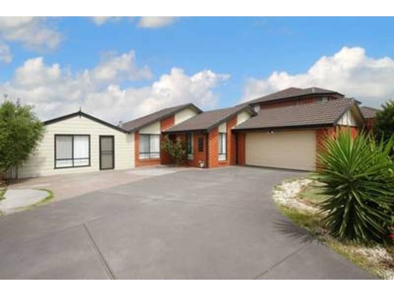 83 John Paul Drive, Hillside VIC 3037