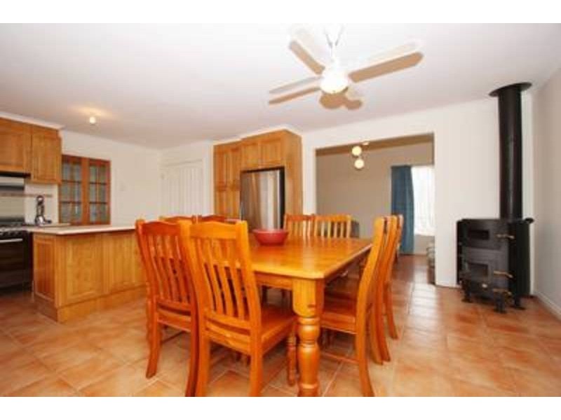 83 John Paul Drive, Hillside VIC 3037