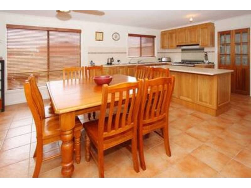 83 John Paul Drive, Hillside VIC 3037