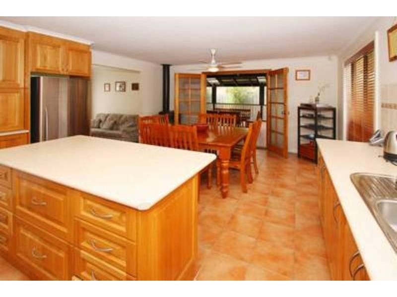 83 John Paul Drive, Hillside VIC 3037