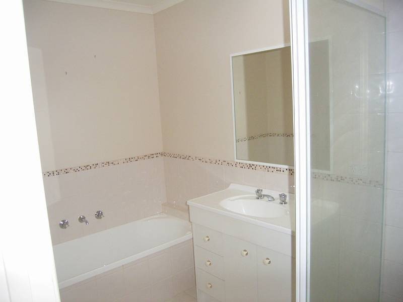 47 Village Avenue, Taylors Lakes VIC 3038