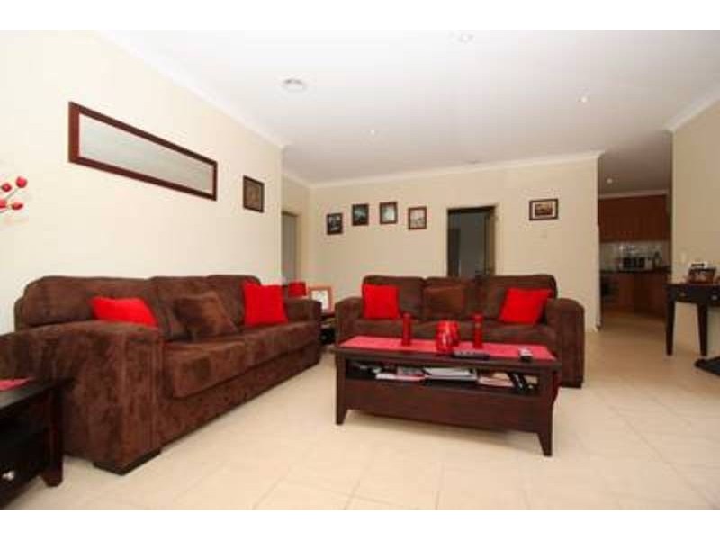 13 Buckingham Street, Sydenham VIC 3037