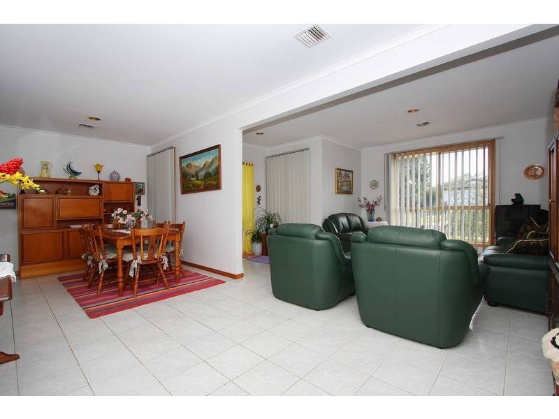 62 Saratoga Crescent, Keilor Downs VIC 3038