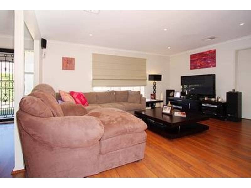 12 Delmar Court, Taylors Lakes VIC 3038