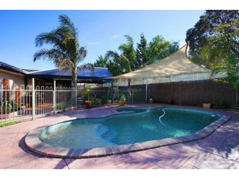 12 Delmar Court, Taylors Lakes VIC 3038