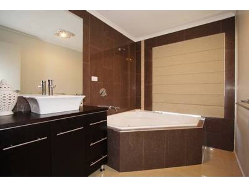 12 Delmar Court, Taylors Lakes VIC 3038