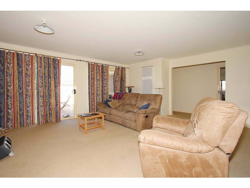 3 Loddon Drive, Taylors Hill VIC 3037