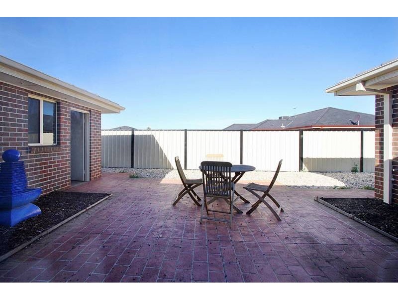 3 Loddon Drive, Taylors Hill VIC 3037