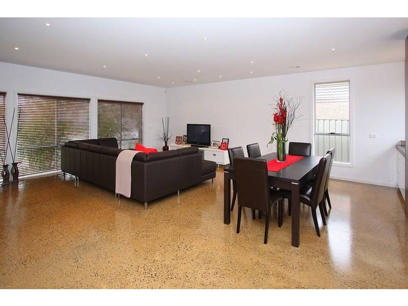 19 Counihan Avenue, Caroline Springs VIC 3023