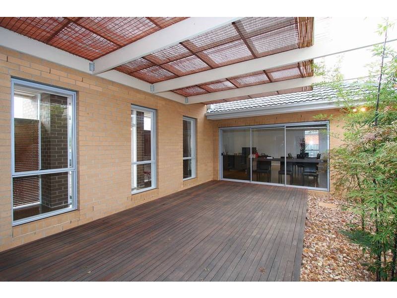 19 Counihan Avenue, Caroline Springs VIC 3023