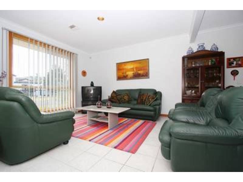 62 Saratoga Crescent, Keilor Downs VIC 3038