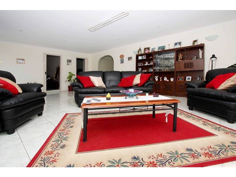 26 Stradbroke Drive, St Albans VIC 3021