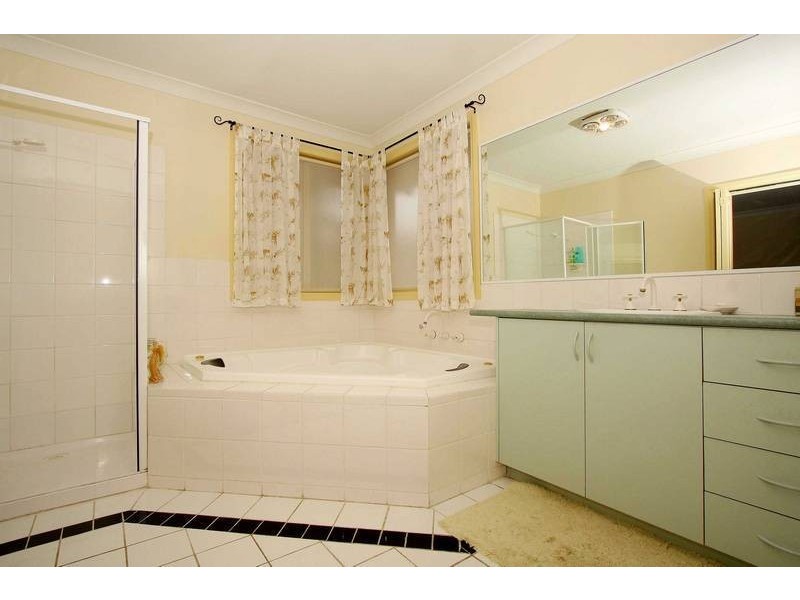 14 Wolviston Avenue, Hillside VIC 3037