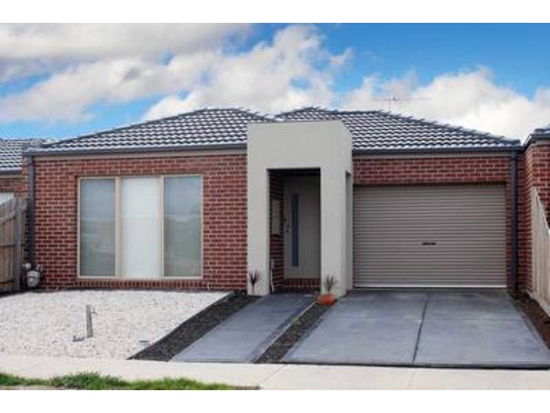 11 Lucas Terrace, Taylors Hill VIC 3037