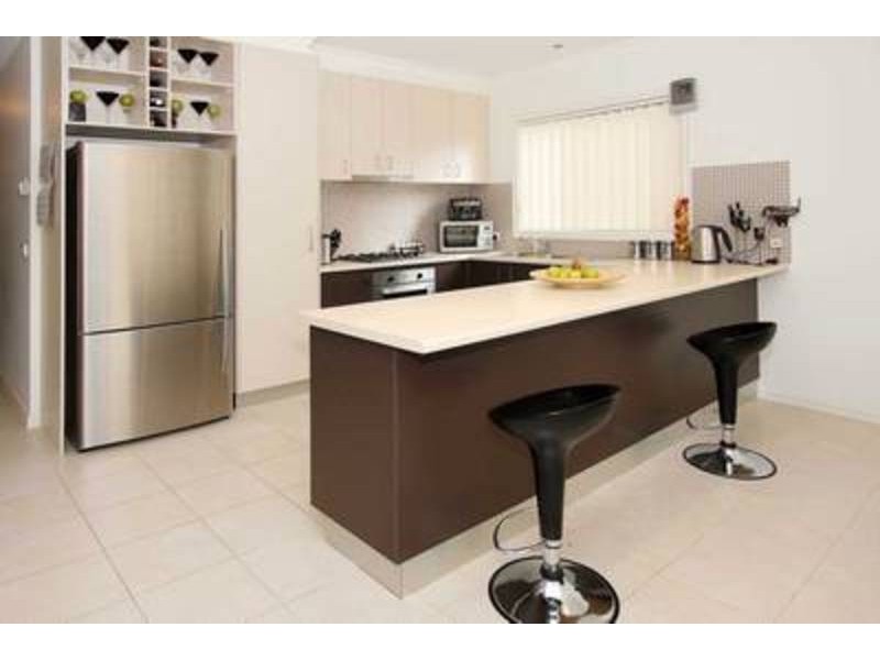 11 Lucas Terrace, Taylors Hill VIC 3037