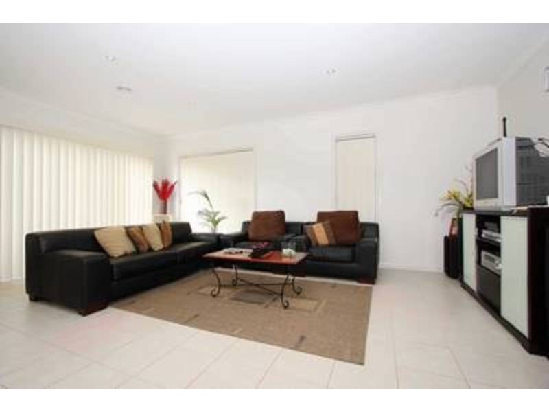 11 Lucas Terrace, Taylors Hill VIC 3037