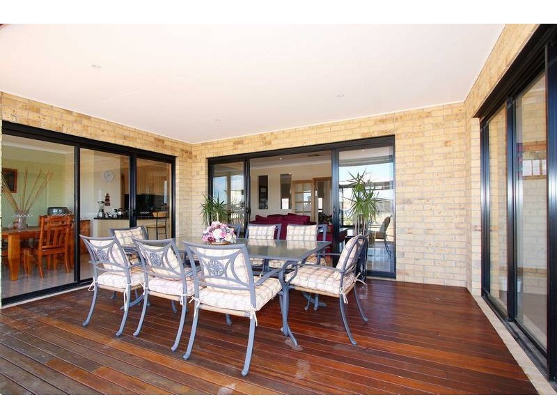 33 Speargrass Drive, Hillside VIC 3037