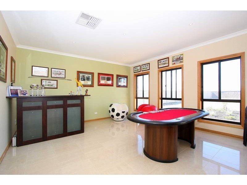 33 Speargrass Drive, Hillside VIC 3037