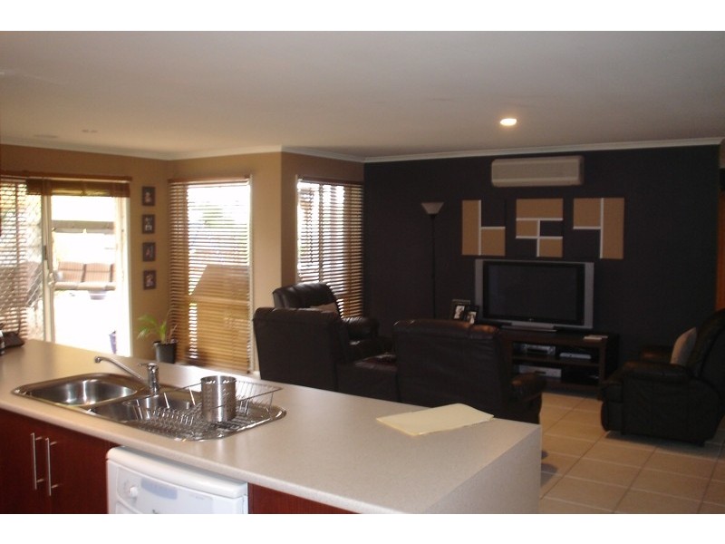 22 Thomson Way, Taylors Hill VIC 3037