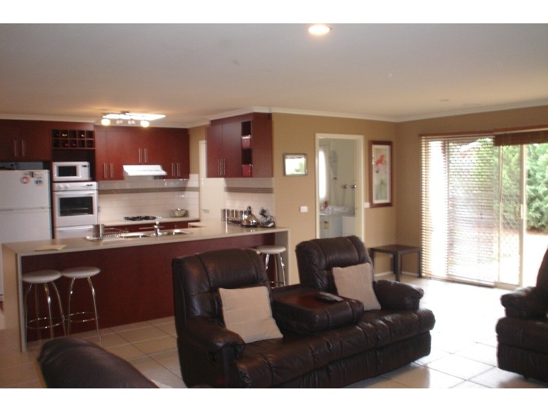 22 Thomson Way, Taylors Hill VIC 3037
