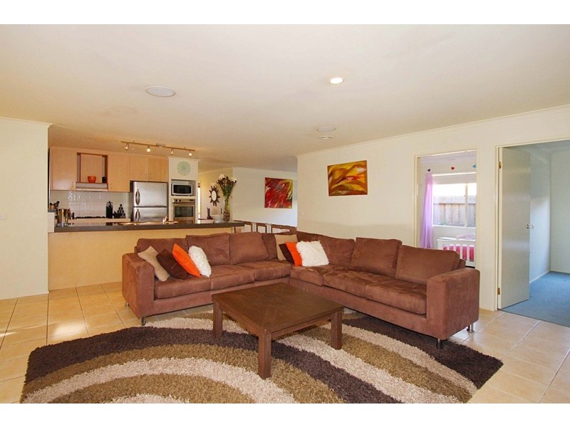 35 Nicholson Terrace, Taylors Hill VIC 3037