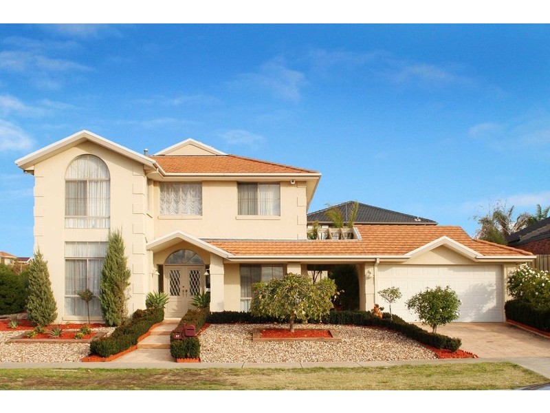 27 Reed Crescent, Taylors Lakes VIC 3038