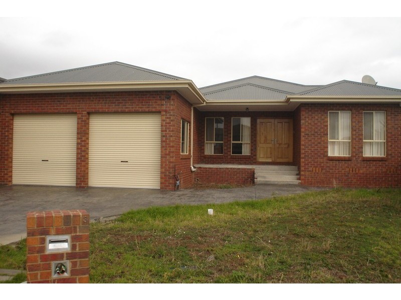 3 Emma Court, Taylors Lakes VIC 3038