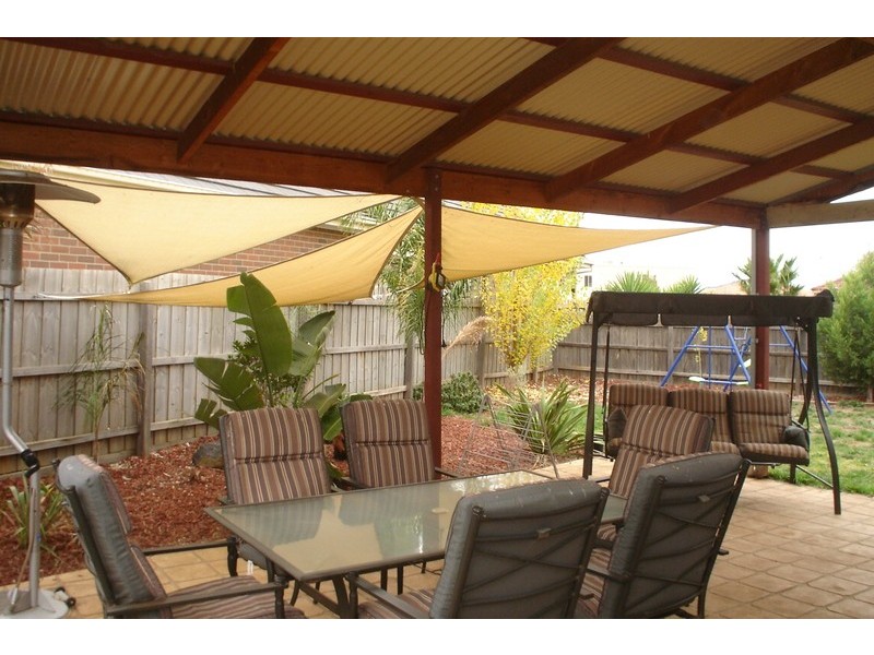 22 Thomson Way, Taylors Hill VIC 3037