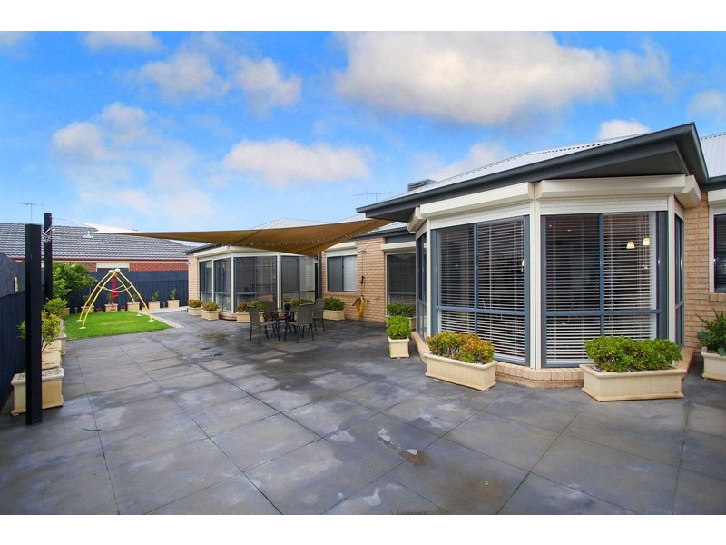 22 Colston Drive, Hillside VIC 3037