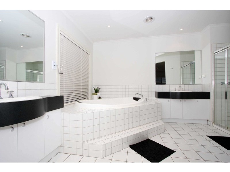 22 Colston Drive, Hillside VIC 3037