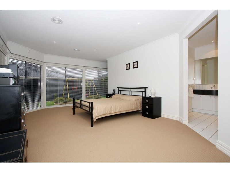 22 Colston Drive, Hillside VIC 3037