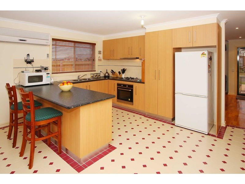 10 Jade Way, Hillside VIC 3037