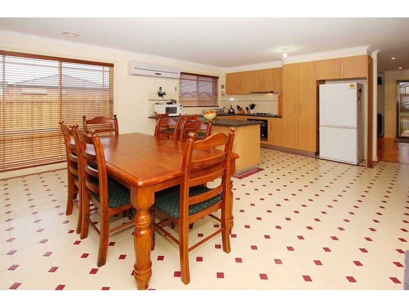 10 Jade Way, Hillside VIC 3037