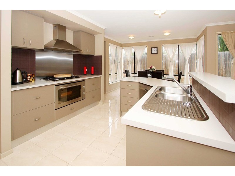 59 Wolviston Avenue, Hillside VIC 3037